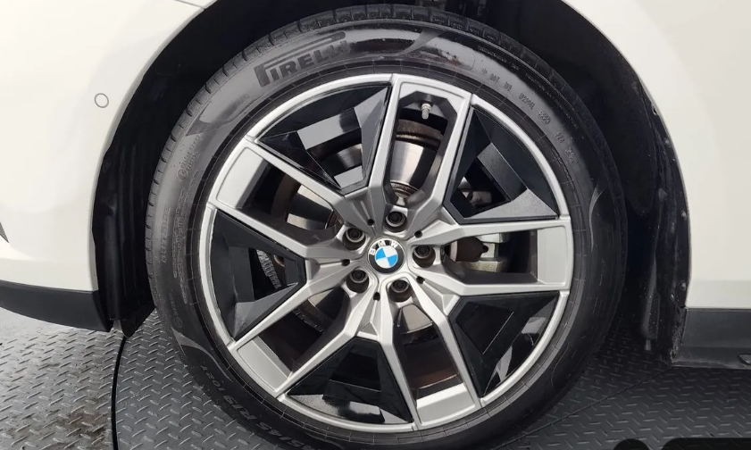 BMW 5 серия G30, 2023 год, 5 850 000 рублей, 3 фотография