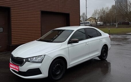 Skoda Rapid II, 2021 год, 700 000 рублей, 1 фотография