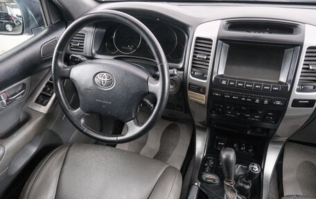 Toyota Land Cruiser Prado 120 рестайлинг, 2004 год, 1 649 000 рублей, 10 фотография