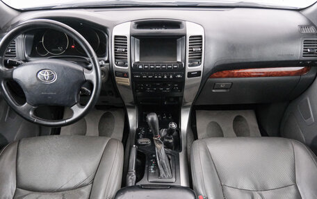 Toyota Land Cruiser Prado 120 рестайлинг, 2004 год, 1 649 000 рублей, 11 фотография