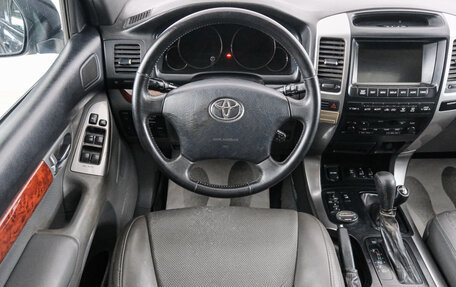 Toyota Land Cruiser Prado 120 рестайлинг, 2004 год, 1 649 000 рублей, 15 фотография