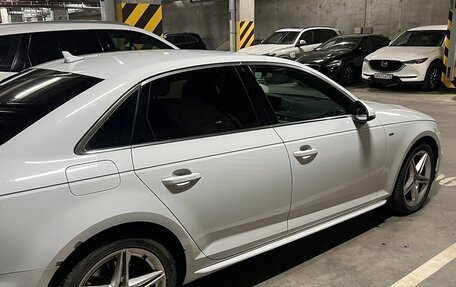 Audi A4, 2018 год, 2 590 000 рублей, 5 фотография