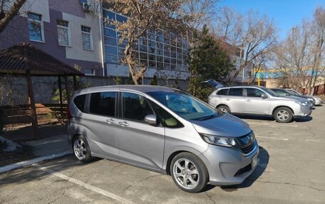 Honda Freed II, 2019 год, 1 050 000 рублей, 2 фотография