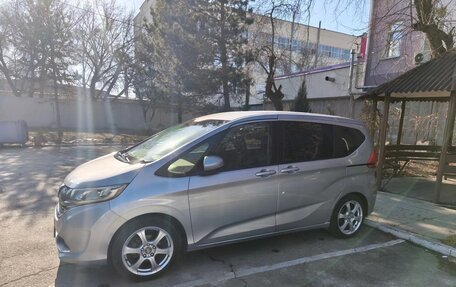 Honda Freed II, 2019 год, 1 050 000 рублей, 3 фотография