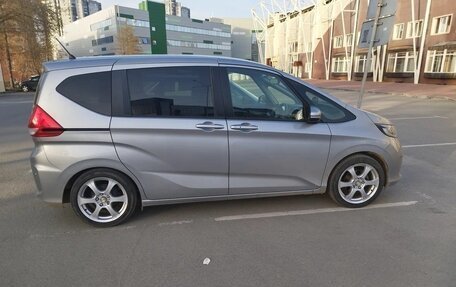 Honda Freed II, 2019 год, 1 050 000 рублей, 14 фотография