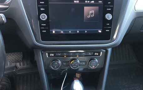 Volkswagen Tiguan II, 2020 год, 2 200 000 рублей, 14 фотография