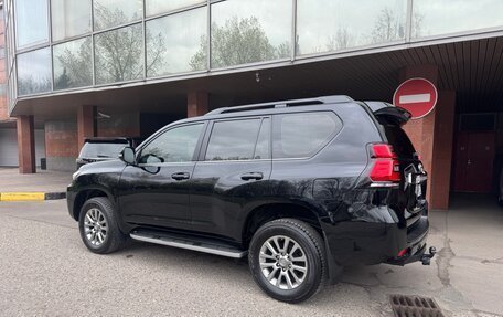 Toyota Land Cruiser Prado 150 рестайлинг 2, 2017 год, 5 100 000 рублей, 4 фотография