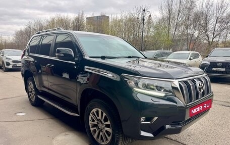 Toyota Land Cruiser Prado 150 рестайлинг 2, 2017 год, 5 100 000 рублей, 6 фотография