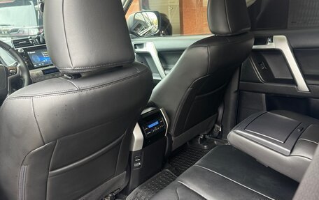 Toyota Land Cruiser Prado 150 рестайлинг 2, 2017 год, 5 100 000 рублей, 15 фотография