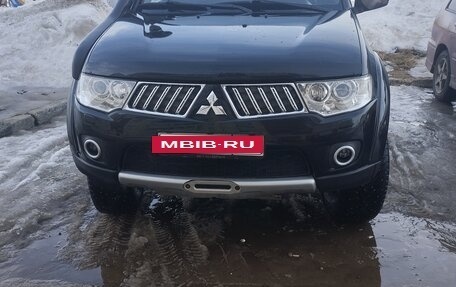 Mitsubishi Pajero Sport II рестайлинг, 2011 год, 1 600 000 рублей, 2 фотография