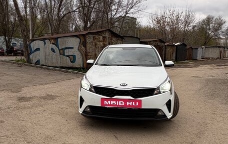 KIA Rio IV, 2020 год, 1 520 000 рублей, 6 фотография