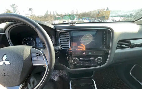 Mitsubishi Outlander III рестайлинг 3, 2023 год, 20 фотография