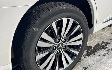 Mitsubishi Outlander III рестайлинг 3, 2023 год, 30 фотография