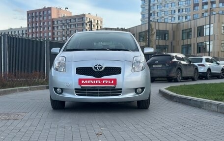Toyota Yaris III рестайлинг, 2007 год, 395 000 рублей, 7 фотография