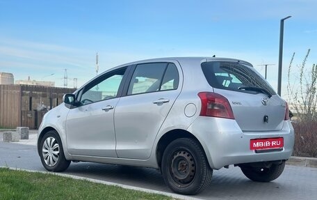 Toyota Yaris III рестайлинг, 2007 год, 395 000 рублей, 4 фотография