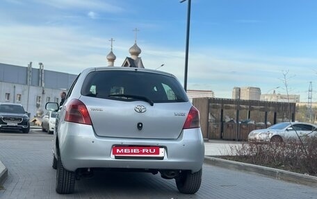 Toyota Yaris III рестайлинг, 2007 год, 395 000 рублей, 5 фотография