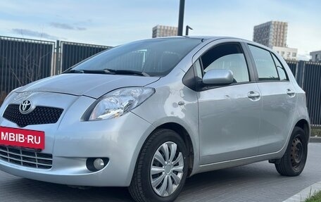 Toyota Yaris III рестайлинг, 2007 год, 395 000 рублей, 8 фотография