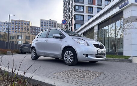 Toyota Yaris III рестайлинг, 2007 год, 395 000 рублей, 10 фотография