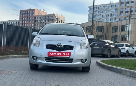 Toyota Yaris III рестайлинг, 2007 год, 395 000 рублей, 9 фотография