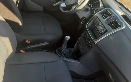 Renault Logan II, 2017 год, 780 000 рублей, 9 фотография