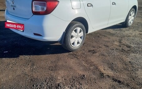 Renault Logan II, 2017 год, 780 000 рублей, 6 фотография