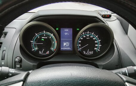 Toyota Land Cruiser Prado 150 рестайлинг 2, 2012 год, 2 599 999 рублей, 10 фотография