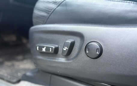 Toyota Land Cruiser Prado 150 рестайлинг 2, 2010 год, 2 850 000 рублей, 11 фотография