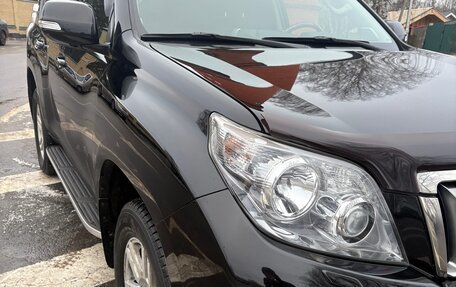 Toyota Land Cruiser Prado 150 рестайлинг 2, 2010 год, 2 850 000 рублей, 6 фотография