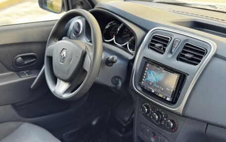 Renault Logan II, 2015 год, 745 000 рублей, 15 фотография