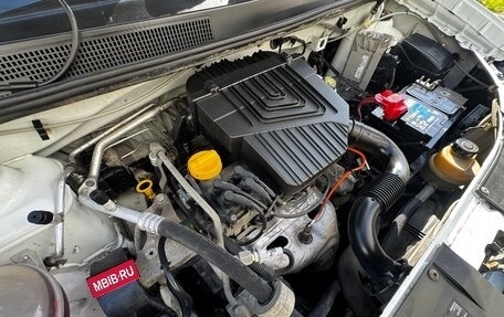 Renault Logan II, 2015 год, 745 000 рублей, 26 фотография