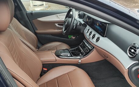 Mercedes-Benz E-Класс, 2021 год, 4 000 000 рублей, 11 фотография
