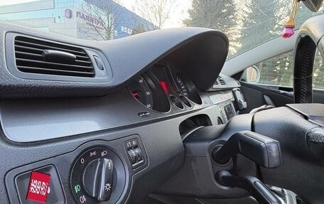 Volkswagen Passat B6, 2007 год, 540 000 рублей, 32 фотография