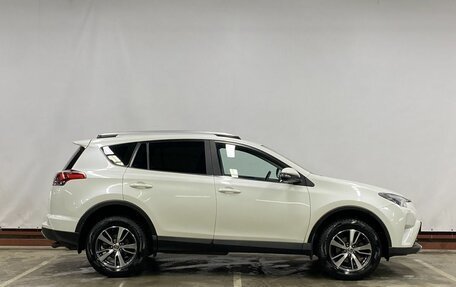 Toyota RAV4, 2017 год, 2 549 000 рублей, 4 фотография