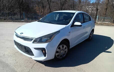 KIA Rio IV, 2019 год, 820 000 рублей, 1 фотография