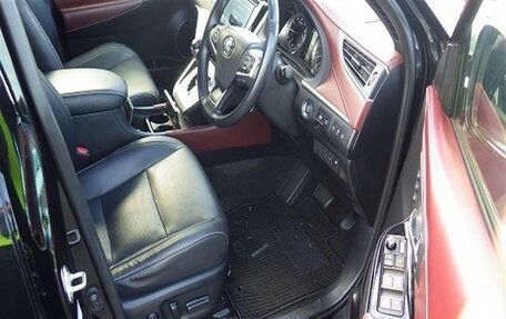 Toyota Harrier, 2019 год, 2 950 000 рублей, 7 фотография