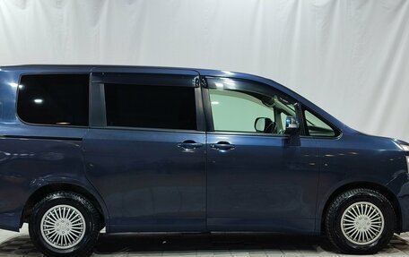 Toyota Voxy II, 2008 год, 1 100 000 рублей, 4 фотография