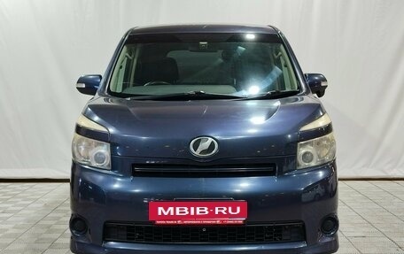 Toyota Voxy II, 2008 год, 1 100 000 рублей, 2 фотография