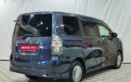 Toyota Voxy II, 2008 год, 1 100 000 рублей, 5 фотография