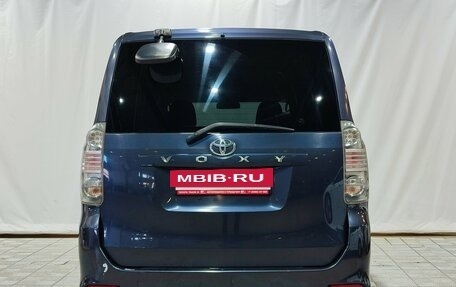 Toyota Voxy II, 2008 год, 1 100 000 рублей, 6 фотография