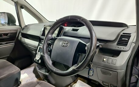 Toyota Voxy II, 2008 год, 1 100 000 рублей, 13 фотография