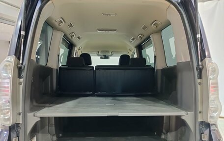 Toyota Voxy II, 2008 год, 1 100 000 рублей, 12 фотография