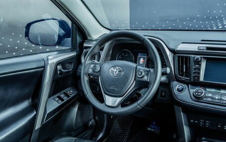 Toyota RAV4, 2018 год, 2 296 000 рублей, 13 фотография