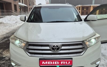 Toyota Highlander III, 2013 год, 2 030 000 рублей, 1 фотография