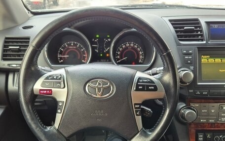 Toyota Highlander III, 2013 год, 2 030 000 рублей, 2 фотография