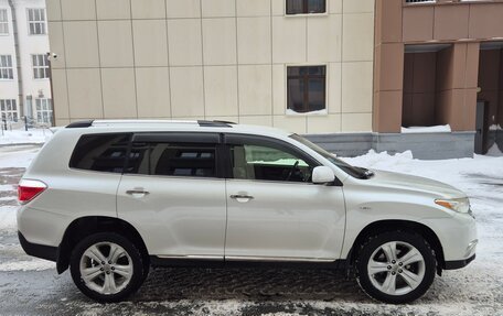 Toyota Highlander III, 2013 год, 2 030 000 рублей, 14 фотография