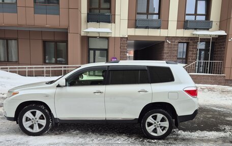 Toyota Highlander III, 2013 год, 2 030 000 рублей, 13 фотография