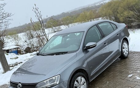 Volkswagen Jetta VI, 2014 год, 1 060 000 рублей, 2 фотография