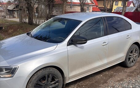Volkswagen Jetta VI, 2013 год, 1 200 000 рублей, 2 фотография