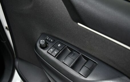 Toyota Yaris, 2020 год, 1 170 000 рублей, 11 фотография