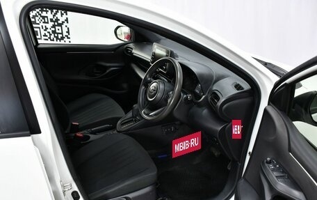 Toyota Yaris, 2020 год, 1 170 000 рублей, 10 фотография